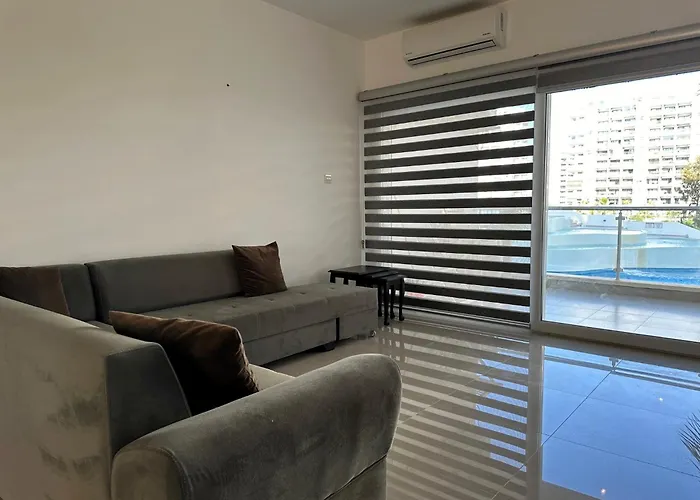 Myguest Rufus 13, Amazing Luxury Pool View Spacious 2-Bedroom Apartment