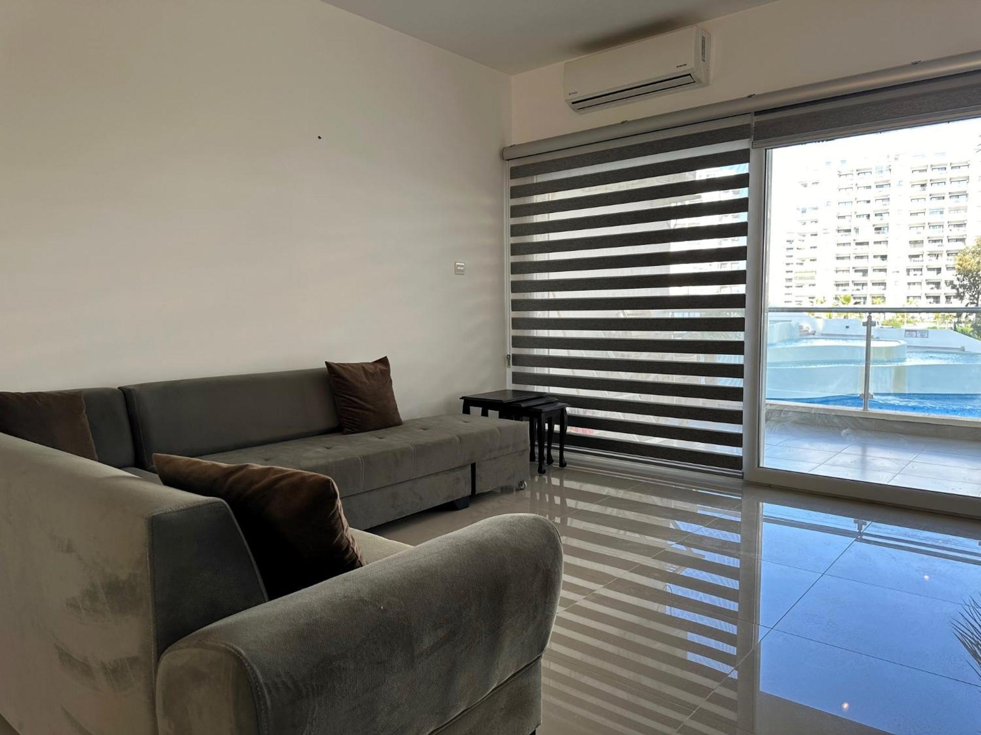 Apartment Myguest Rufus 13, Amazing Luxury Pool View Spacious 2-bedroom *